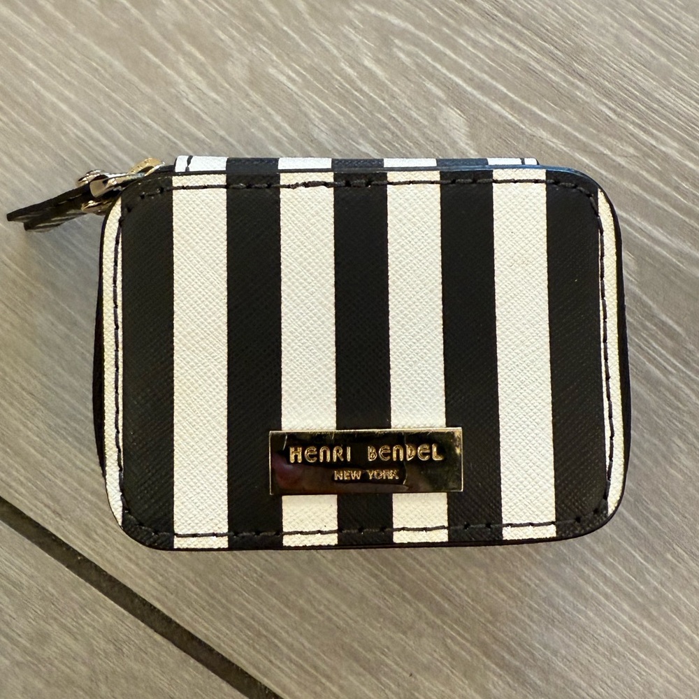 Henri Bendel Centennial Stripe West 57th Pill Case in Genuine Saffiano Leather